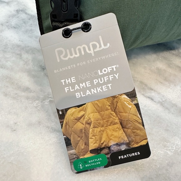 NWT Rumpl x Solo Stove Travel ready & campfire approved NanoLoft Flame Resistant - Picture 9 of 16